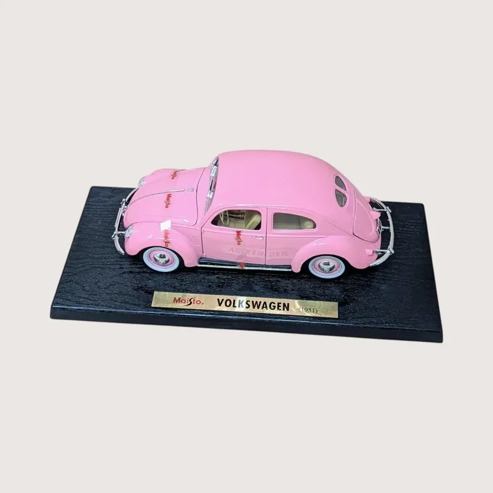 Maisto 1/18 1951 Volkswagen Beetle Export Sedan Special Edition Pink
